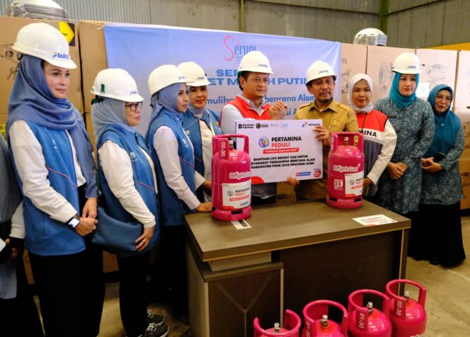 
 Pertamina dan SERUNI Serahkan Bantuan Sarana Air Bersih dan 1.577 Tabung Bright Gas bagi Warga Terdampak Bencana di Pidie Jaya