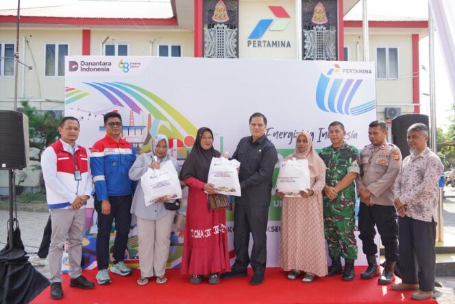 
 Pertamina Salurkan 1.000 Paket Sembako di Pasar Murah di Lhokseumawe