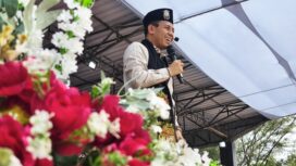 Tgk. Habibi An Nawawi, juara satu ajang Akademi Sahur Indonesia (AKSI) tahun 2026 di salah satu stadion televisi nasional mengisi Tablig Akbar dalam rangka mengisi rangkaian kegiatan HUT ke 24 Kabupaten Aceh Jaya yang berlangsung di Taman Memorial Tsunami, Calang, Selasa (14/4/2026) (Foto/AJP-Putri)