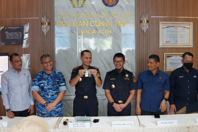
 Bea Cukai Gagalkan Upaya Penyelundupan 527 Gram Emas ke Malaysia