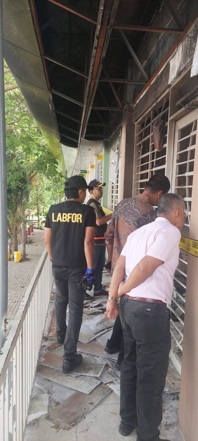 
 Polisi Temukan Botol Berisi Cairan Kimia saat Olah TKP di Fakultas Pertanian USK