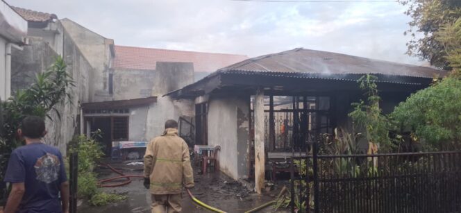 
 Satu Rumah di Aceh Besar Ludes Terbakar, Tidak Ada Korban Jiwa
