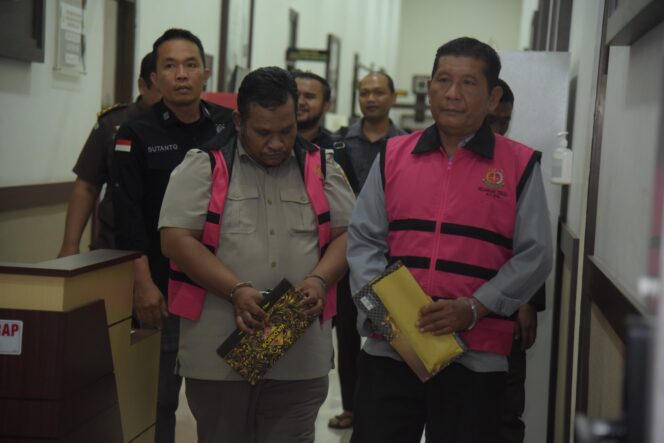 
 Jaksa Tahan Kades di Simeulue dan Pegawai BPN Aceh atas Kasus Korupsi Lahan