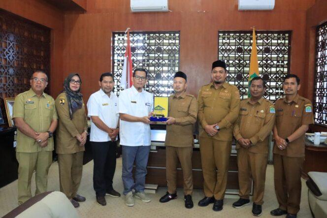 
 Bupati Safwandi dikunjungi KPPN Meulaboh.